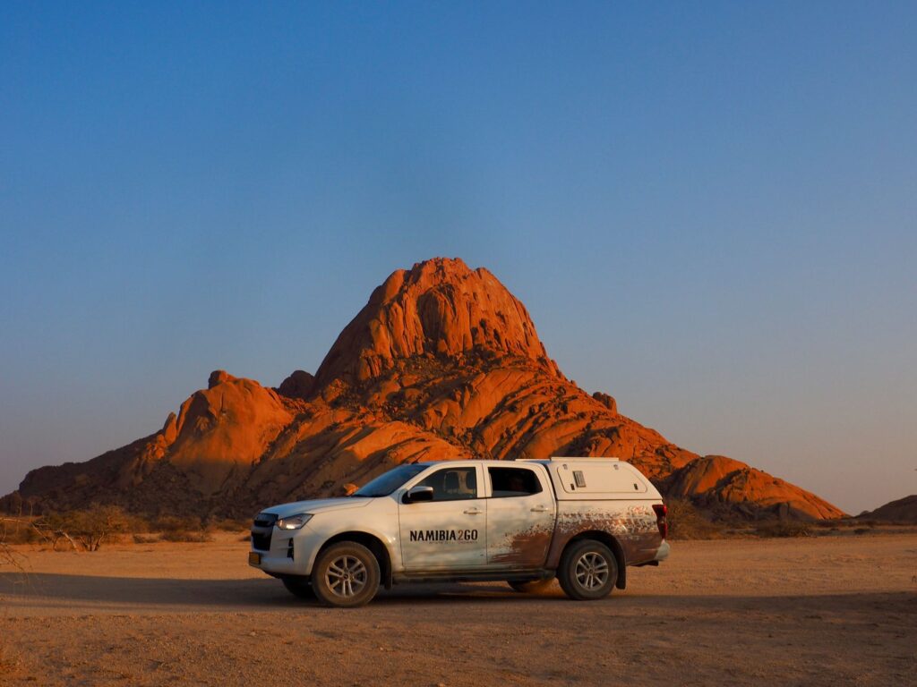 Cap vers le Damaraland et rencontre Himba - Etosha Sud / Twyfelfontein, Namibie
